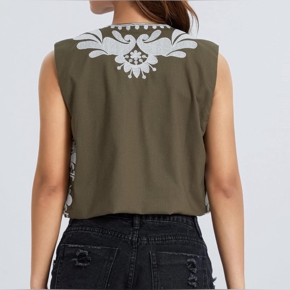 New Embroidered Vest Boho Open Front cropped Vest top Sleeveless Floral Cardigan - Picture 4 of 10